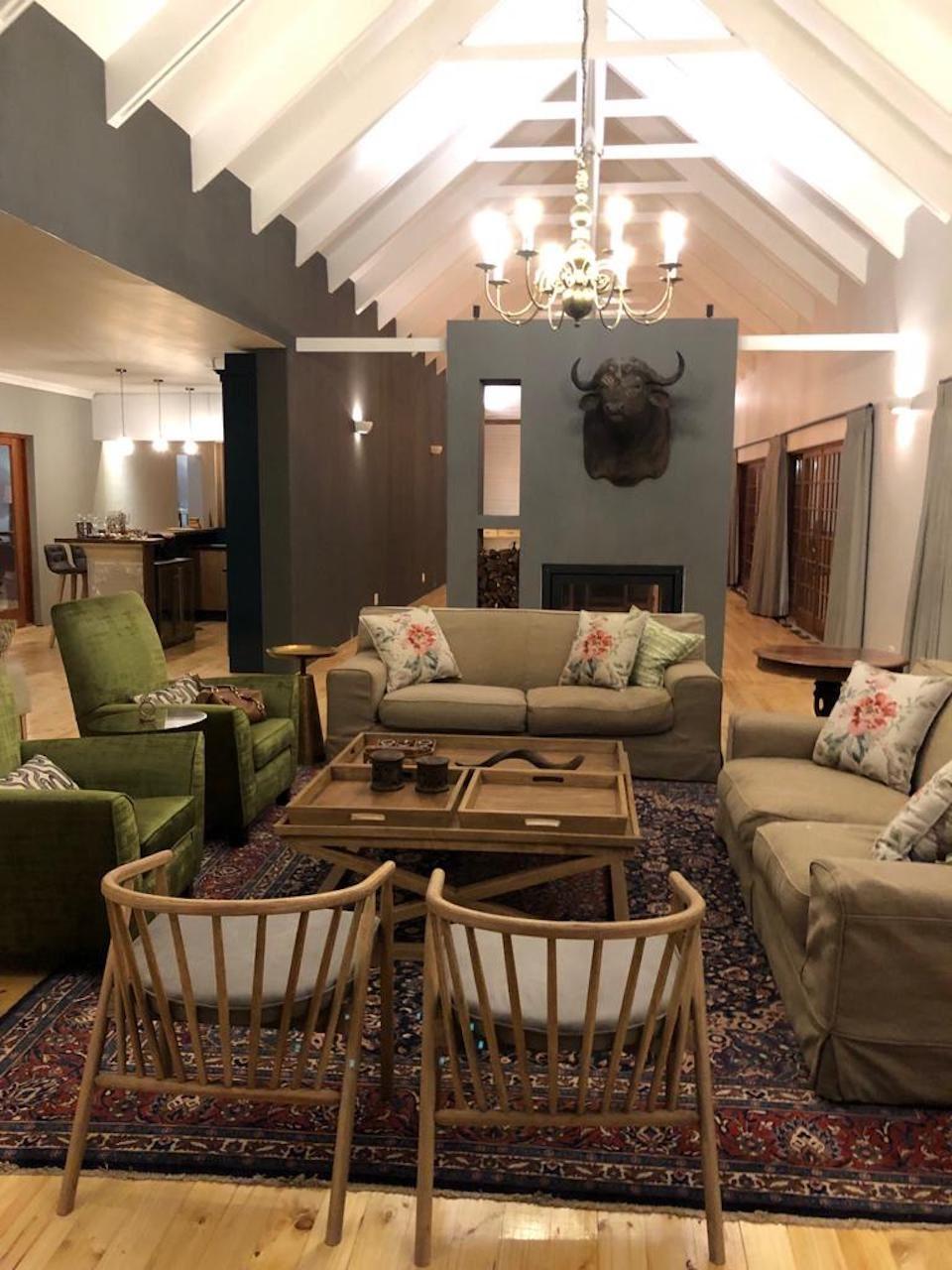 Royal Karoo Hunting Lodge | Steytlerville Accommodation