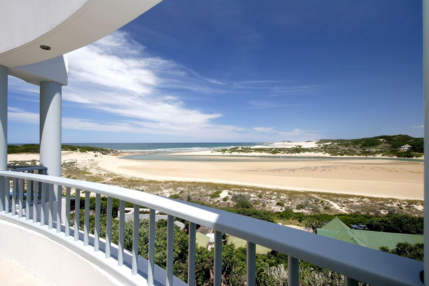 The Oyster Box Beach House | Kenton-on-Sea Accommodation