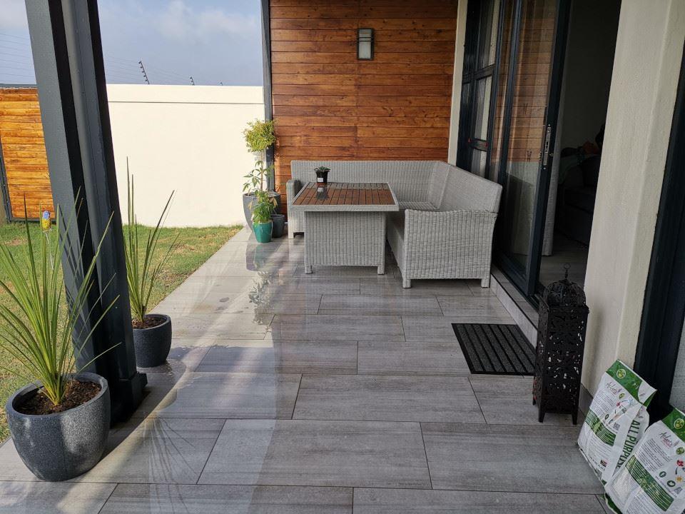 Candy Lee Accommodation Somerset West - Coots Nest | Self-catering Somerset West