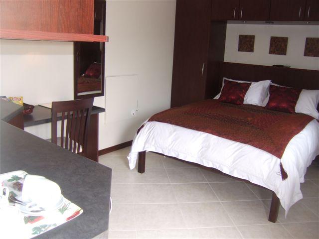 Calico Guest House | Accommodation Summerstrand