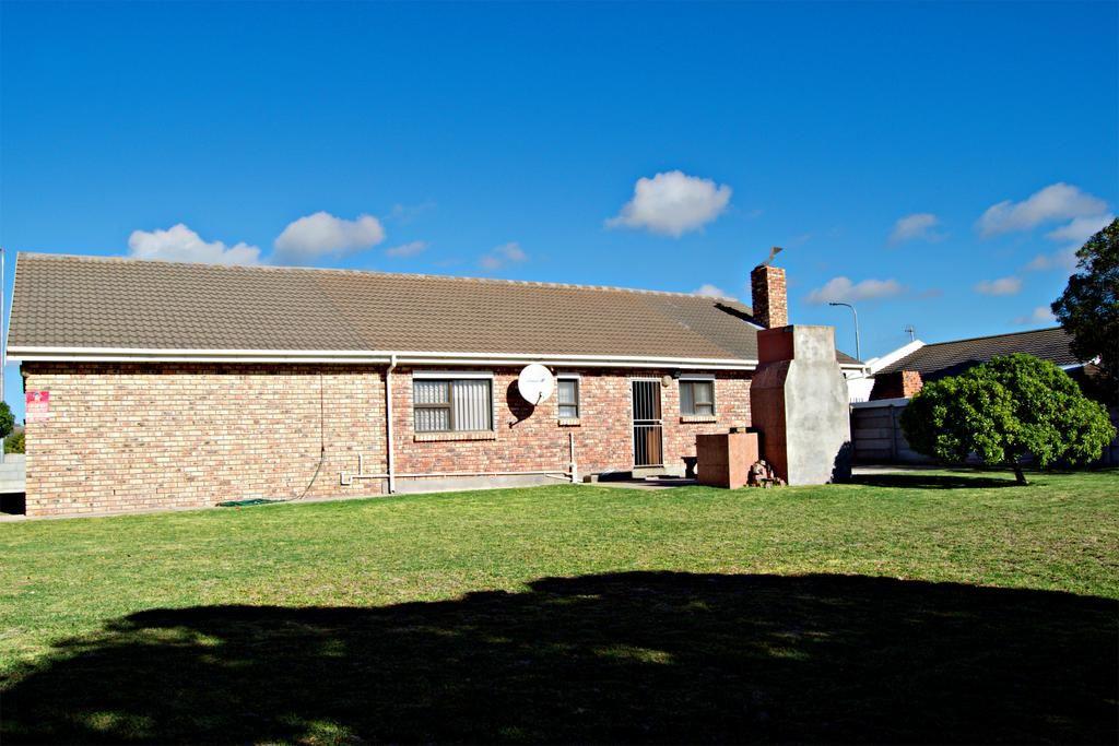 Hoofweg 18 | Struisbaai Accommodation