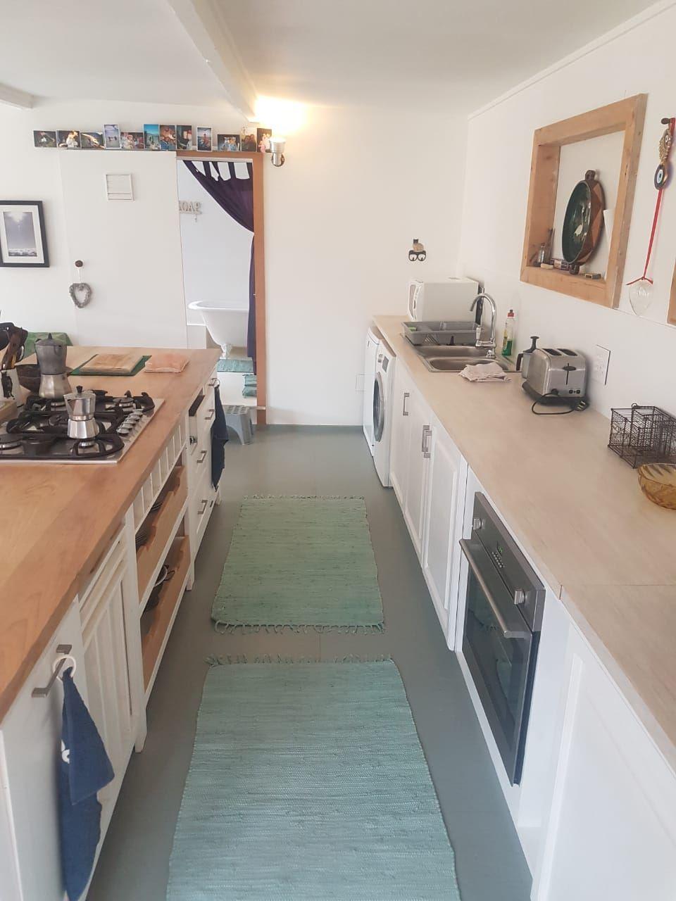 Beach Studio Scarborough | Scarborough Accommodation