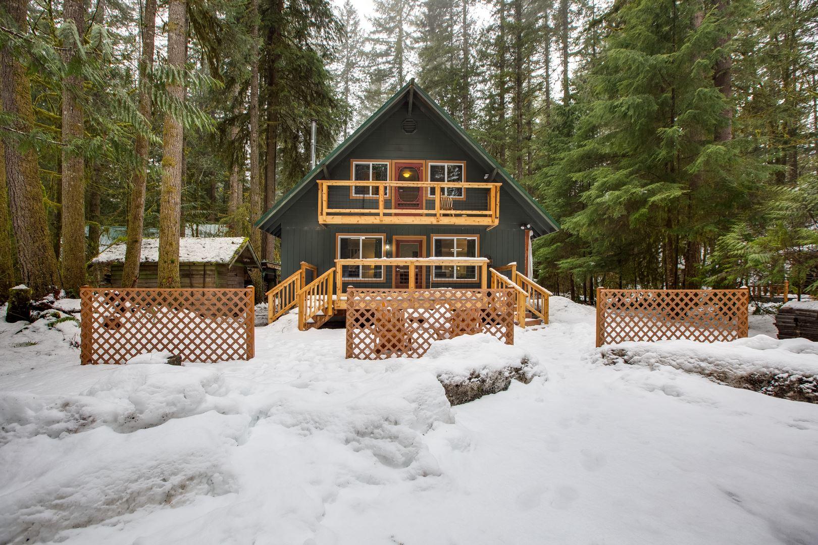 Snowline Cabin #49 | Glacier Accommodation