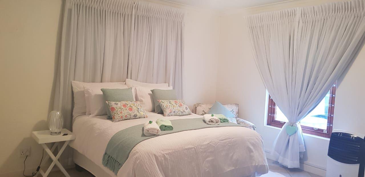 Sprezzaturo Guest House | Simons Town Accommodation