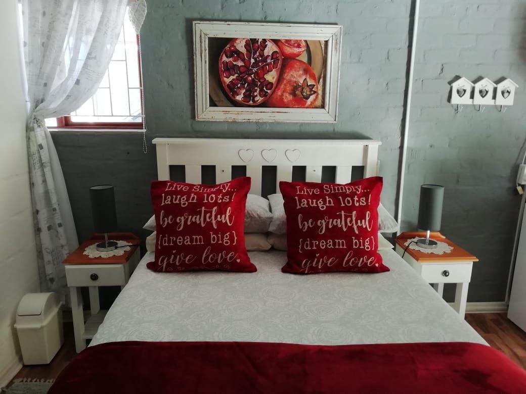 Die Rooi Granaat | Vanrhynsdorp Self-catering