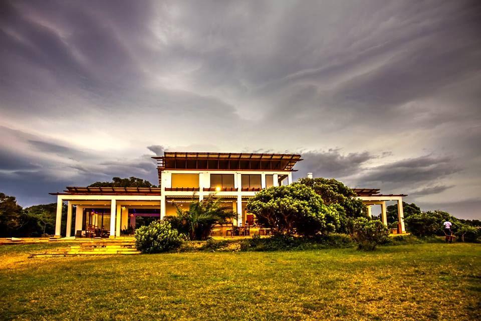 Sky Island Resort | Ponta Malongane Hotels