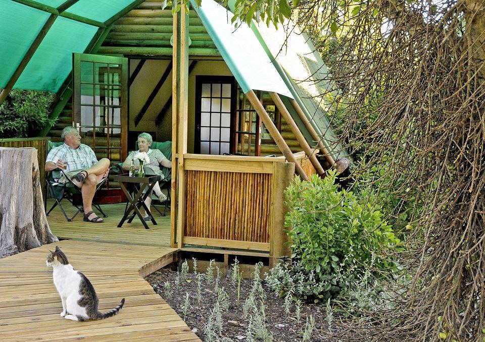 Tube 'n Axe Backpackers Lodge | Accommodation Stormsriver Village