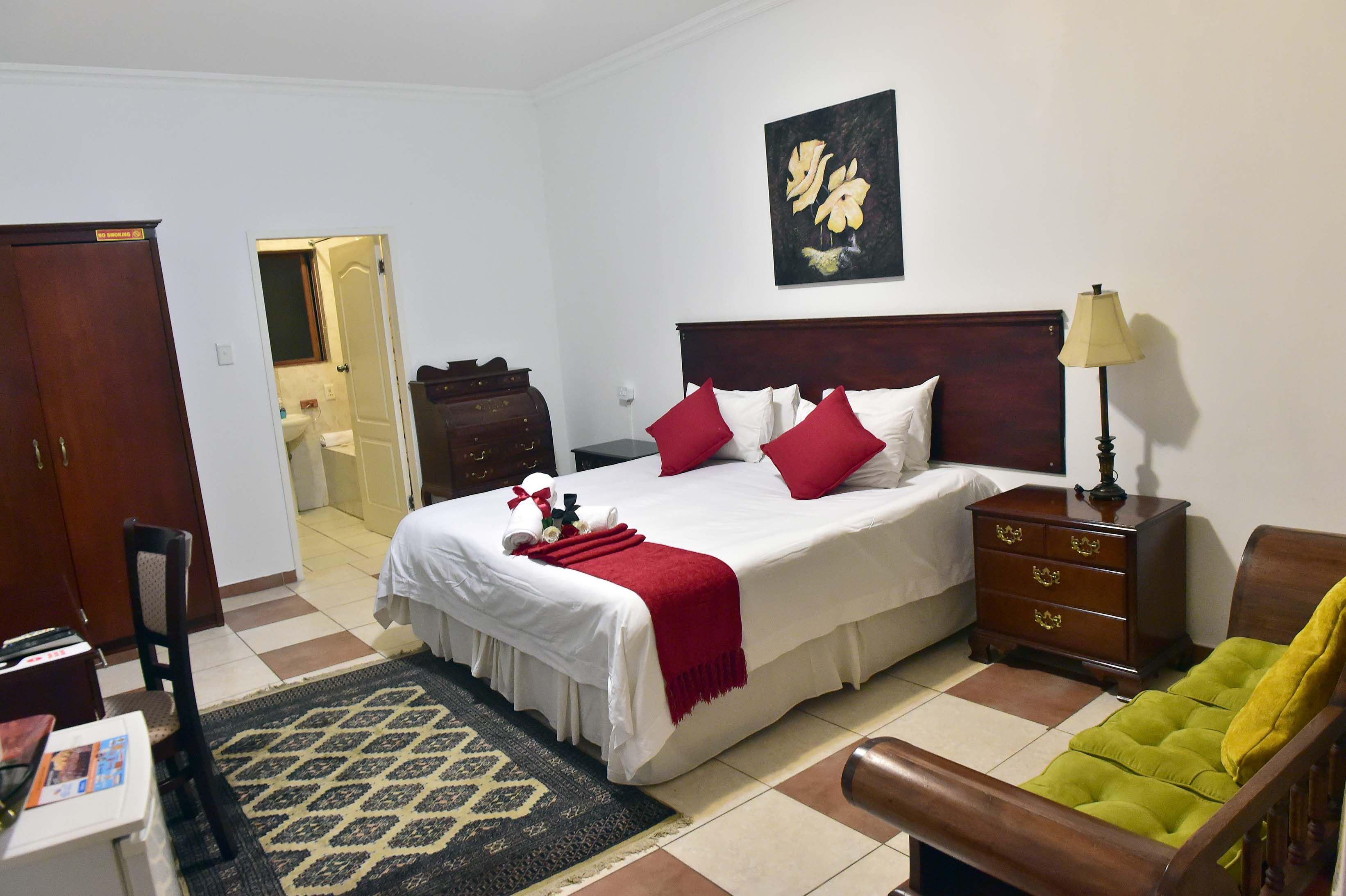 Kamsa Royal Guest House | Waterkloof Ridge Accommodation