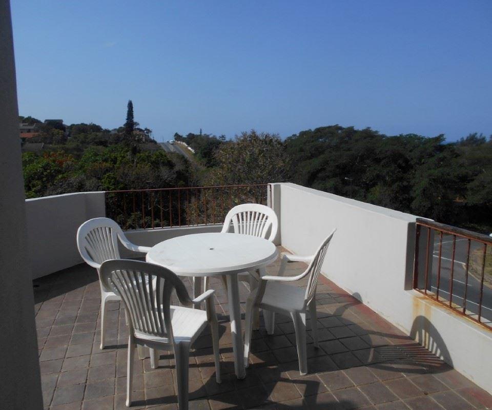 Golden Moon 9 | Uvongo Beach Accommodation
