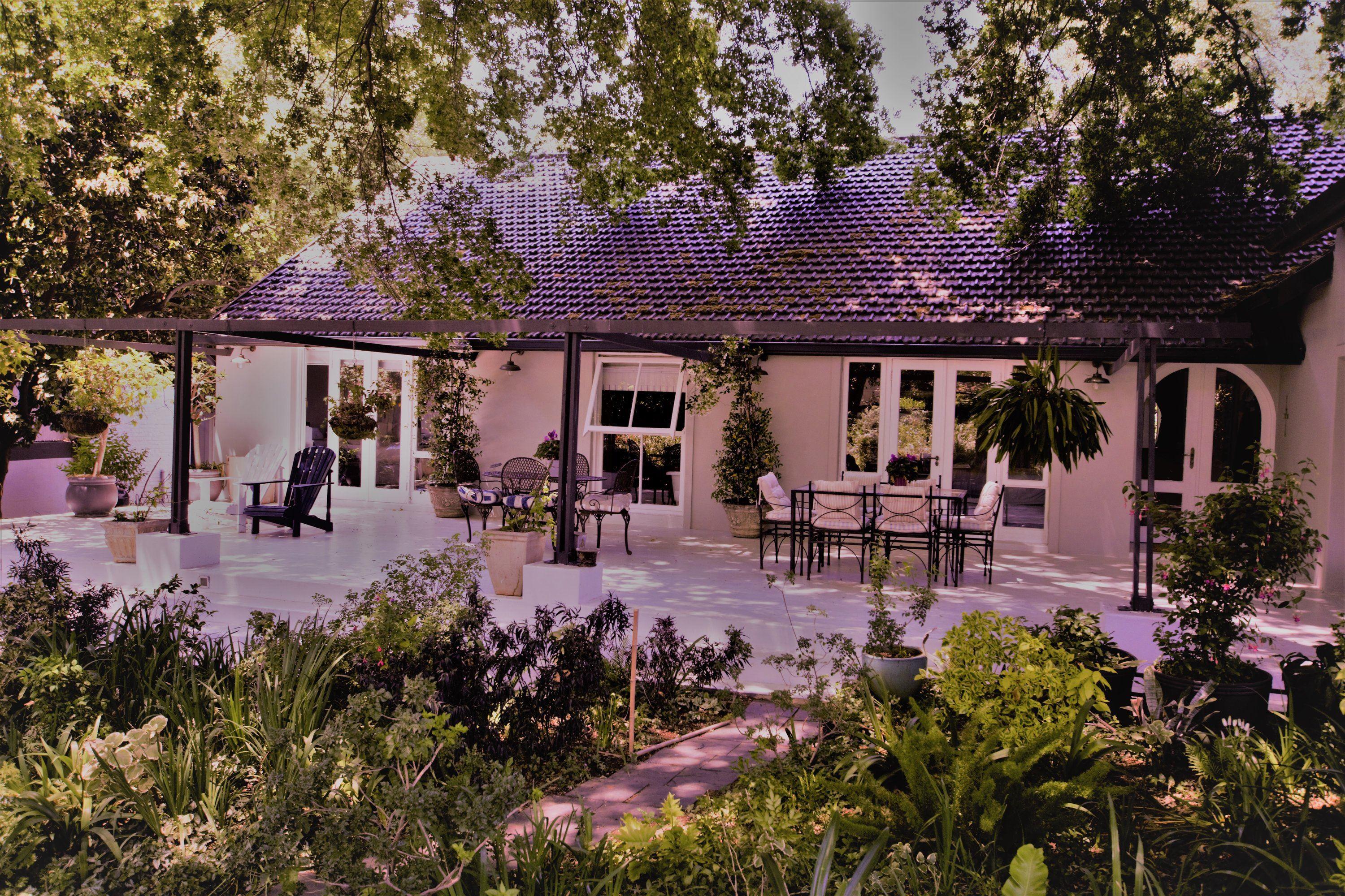 Under the Oak Bed and Breakfast