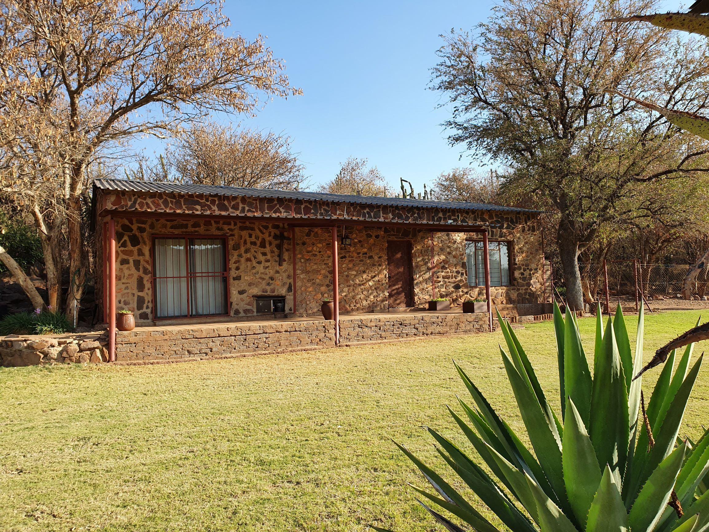 Emmanuel Self-Catering Cottage | Accommodation Thabazimbi