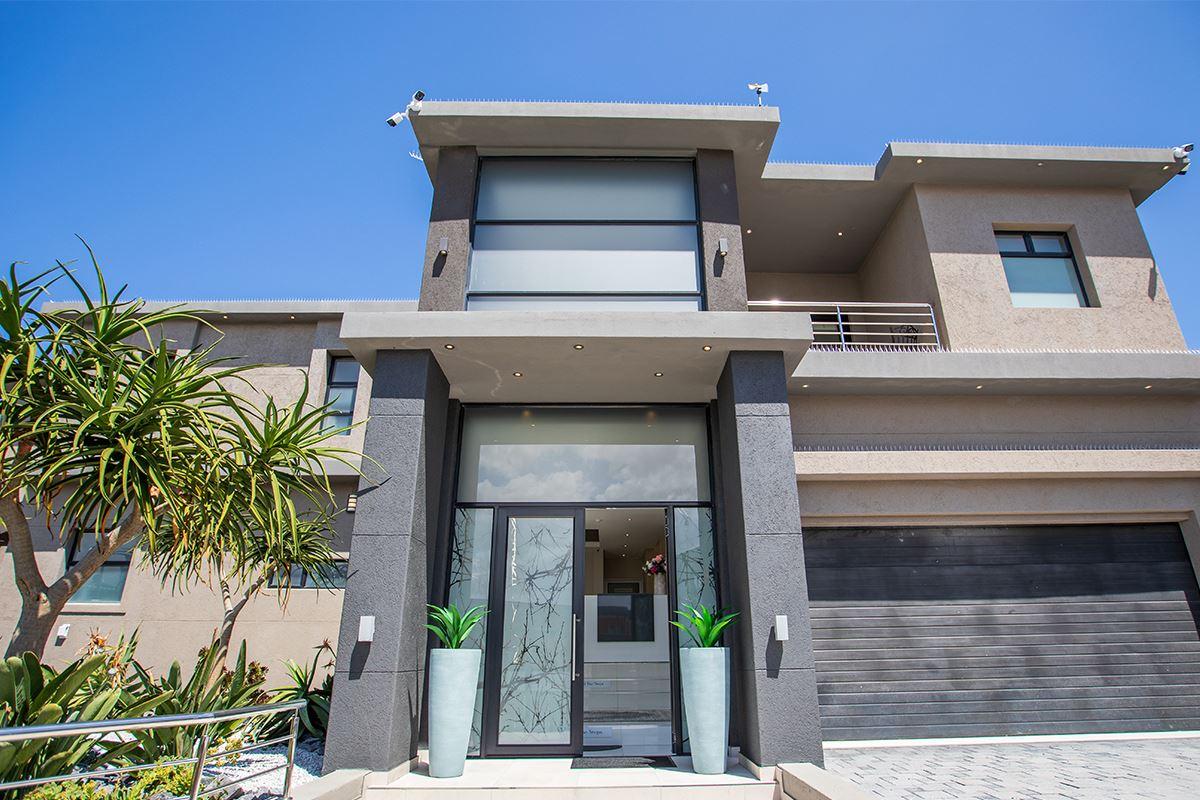 C' la Vie Melkbosstrand