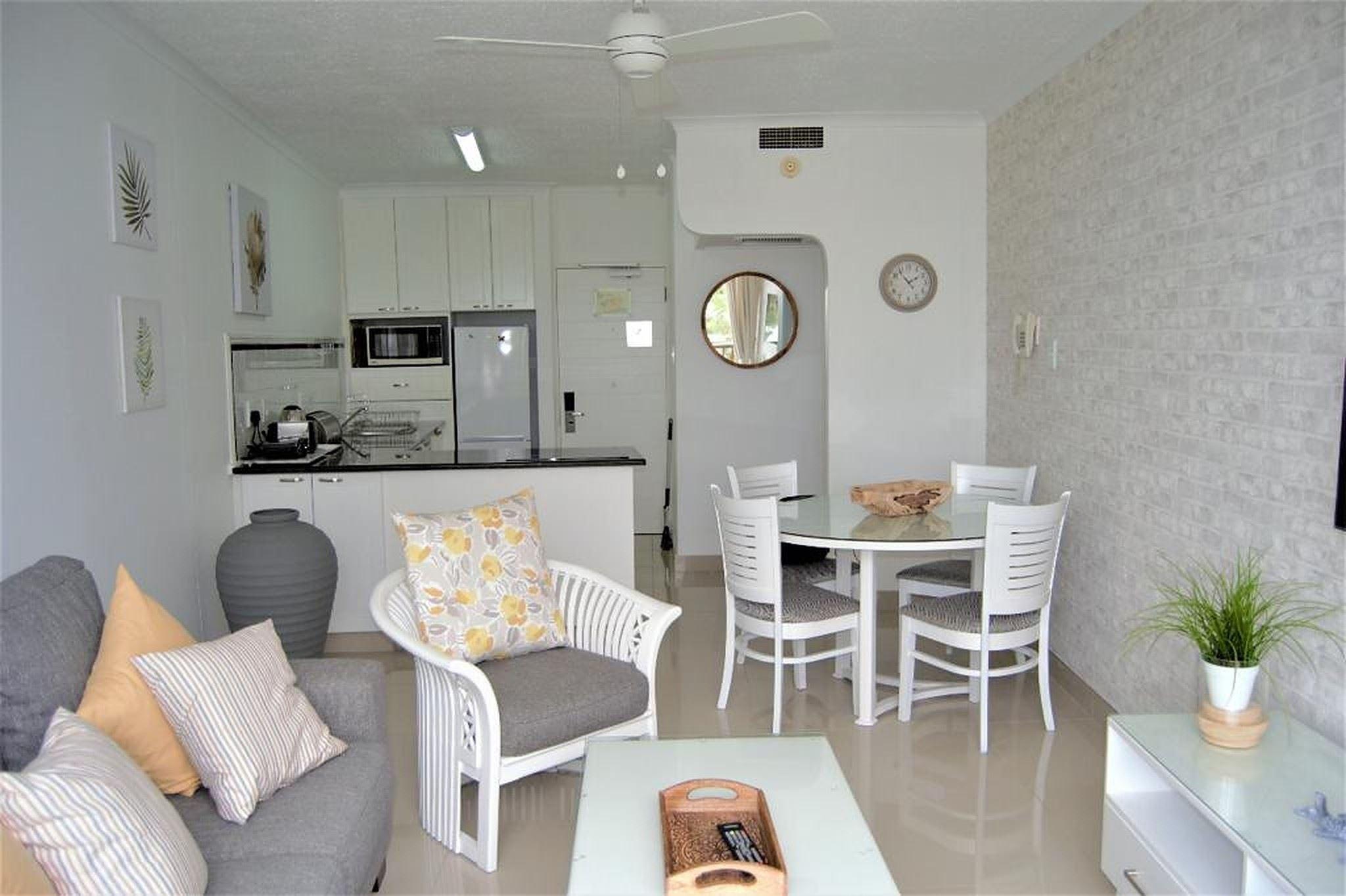 Accommodation at Breakers Modern Apartment
