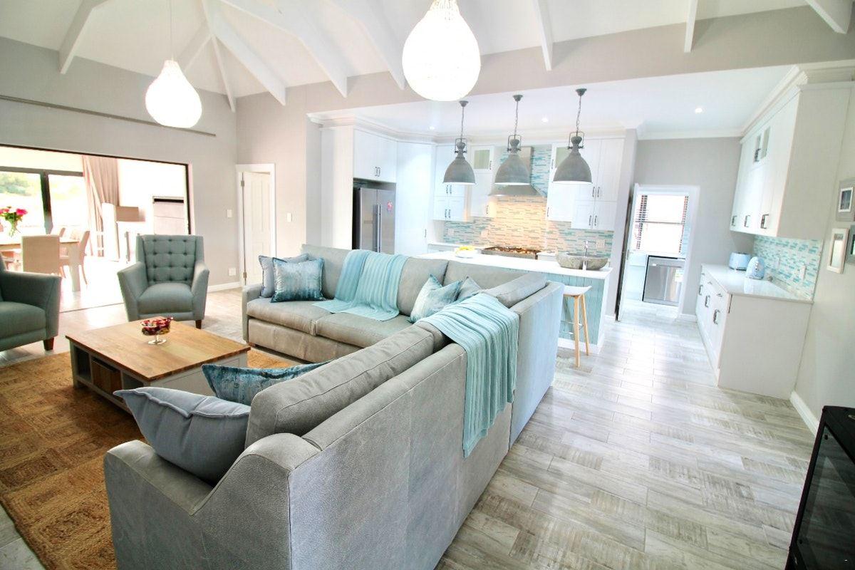 Marina Martinique | Jeffreys Bay Accommodation