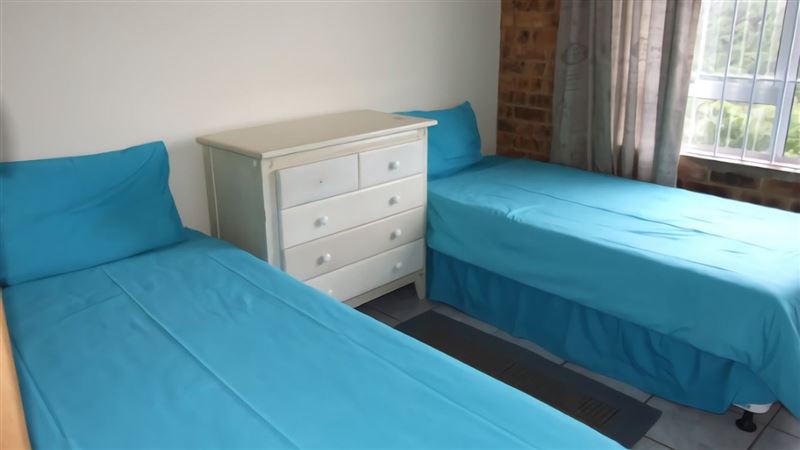 Twin beds 