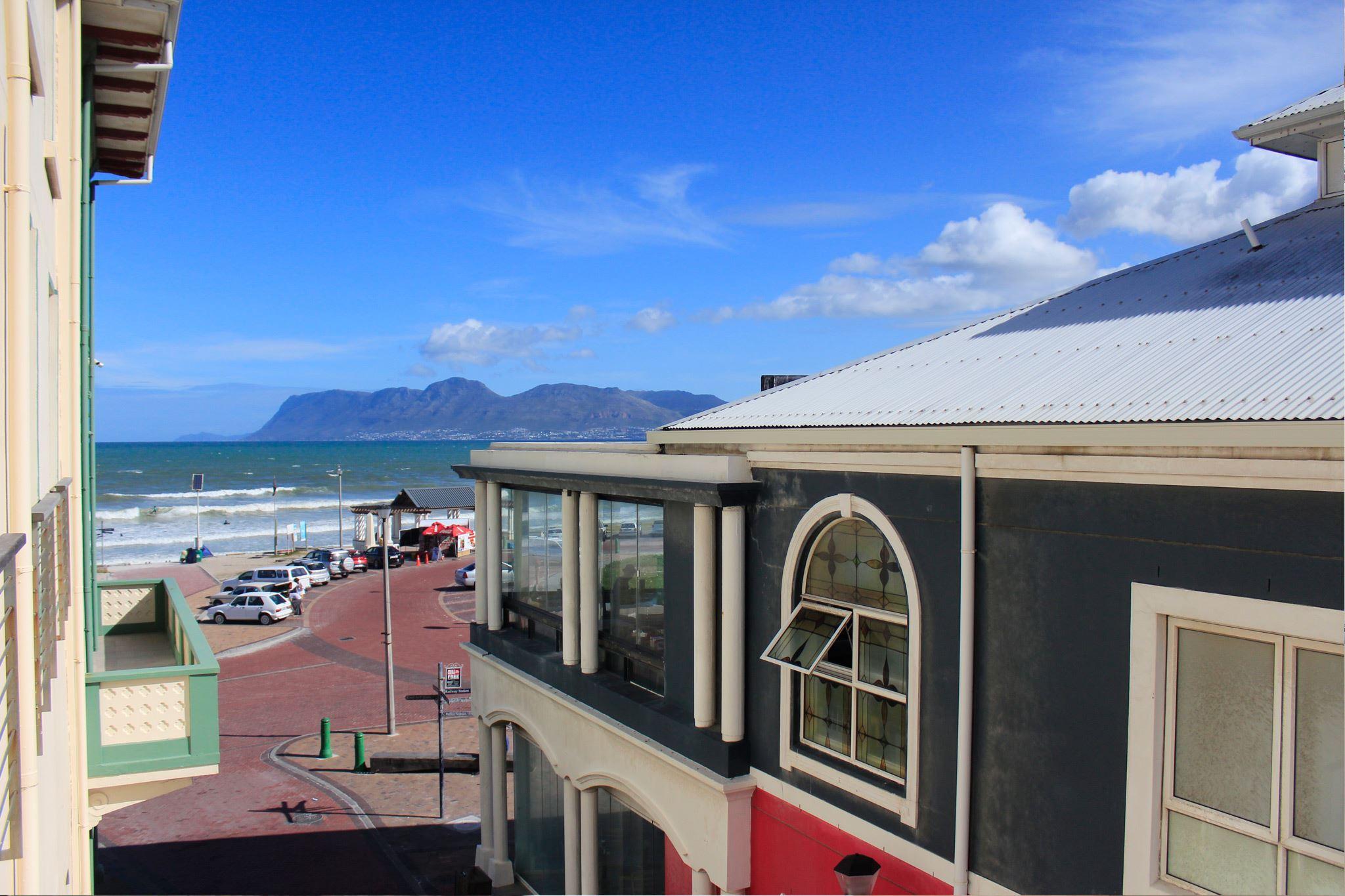 Endless Summer Muizenberg Beachfront | Accommodation Muizenberg