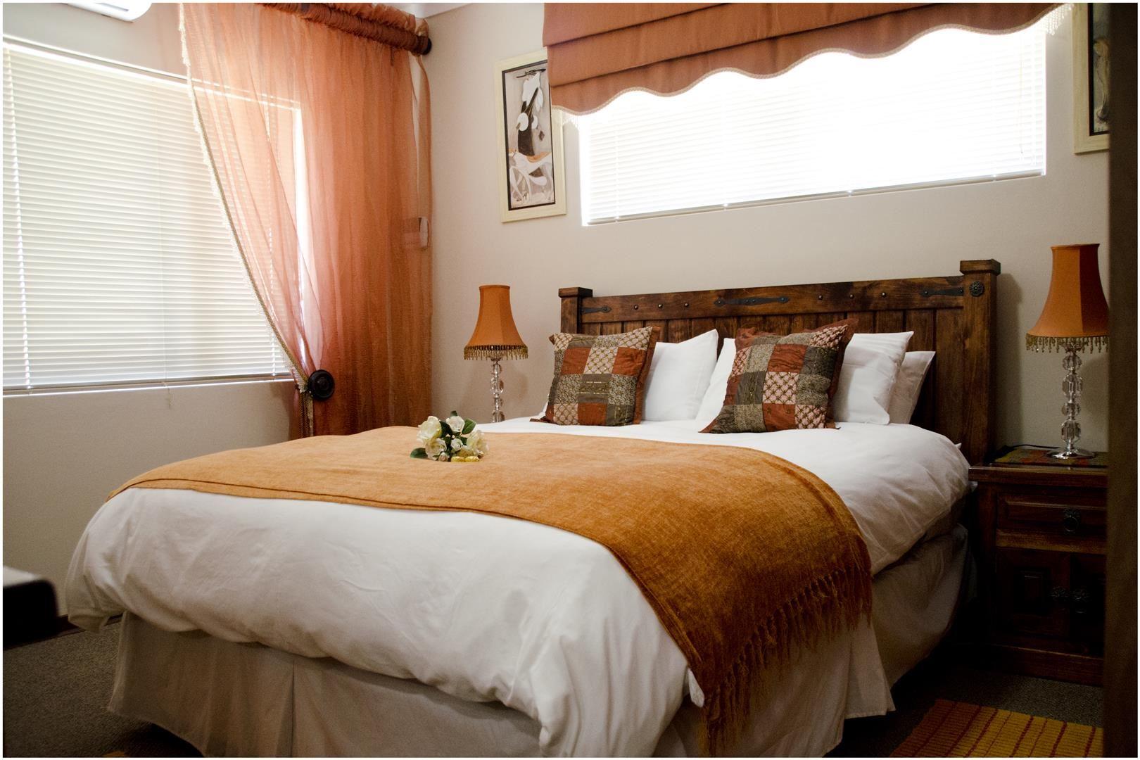 Villa Rose Cottages | Fichardt Park Accommodation