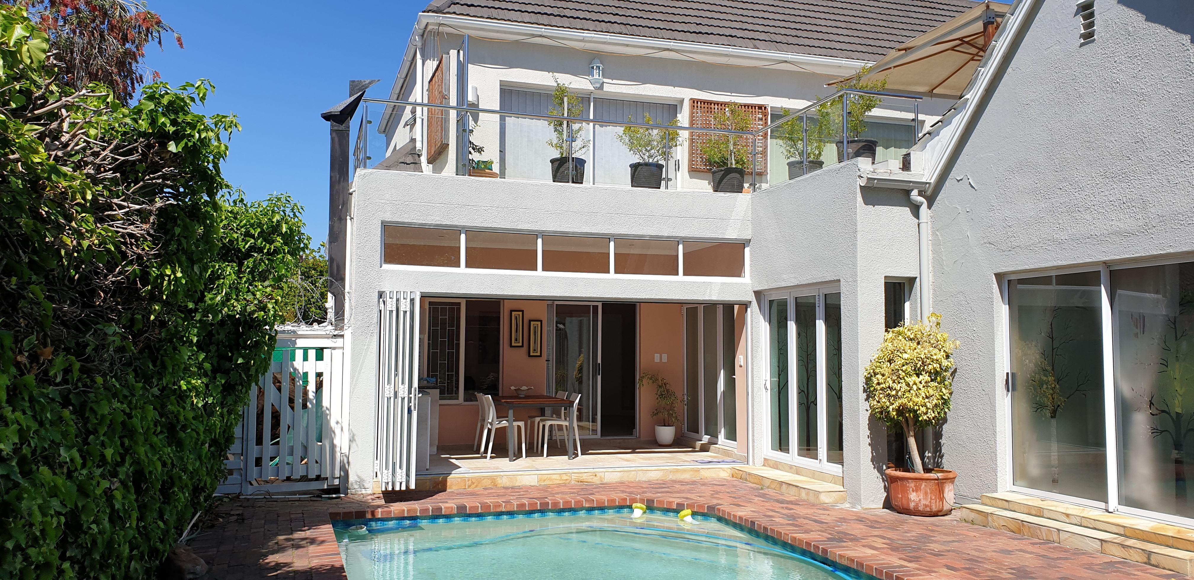 Top Nosh Cottage