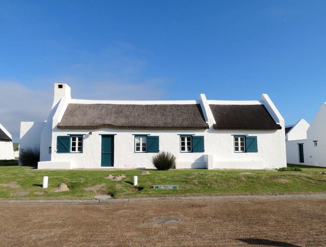 Hannah's Close | Struisbaai Accommodation