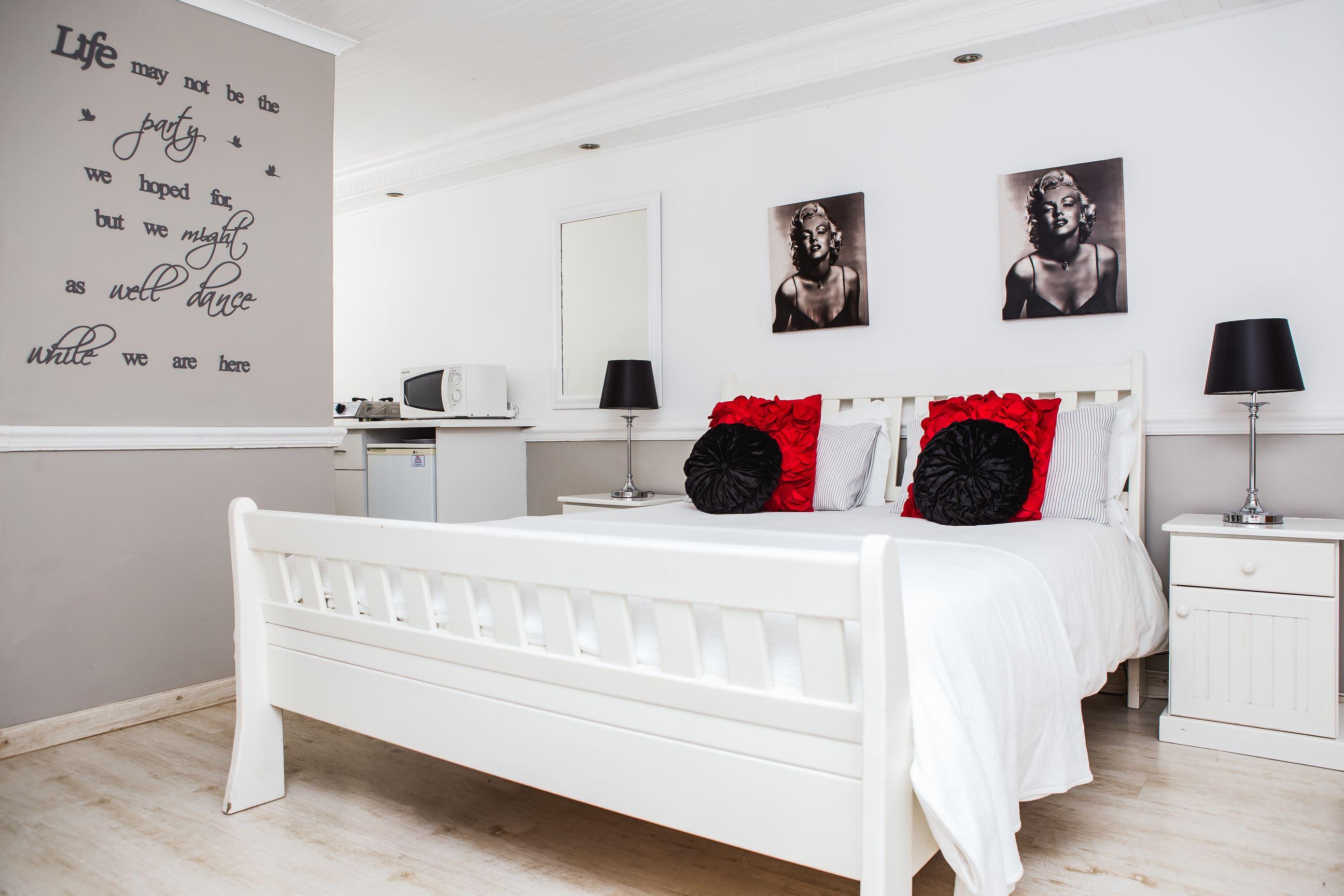 Golden Key B&B Guest House | Vredenburg Accommodation