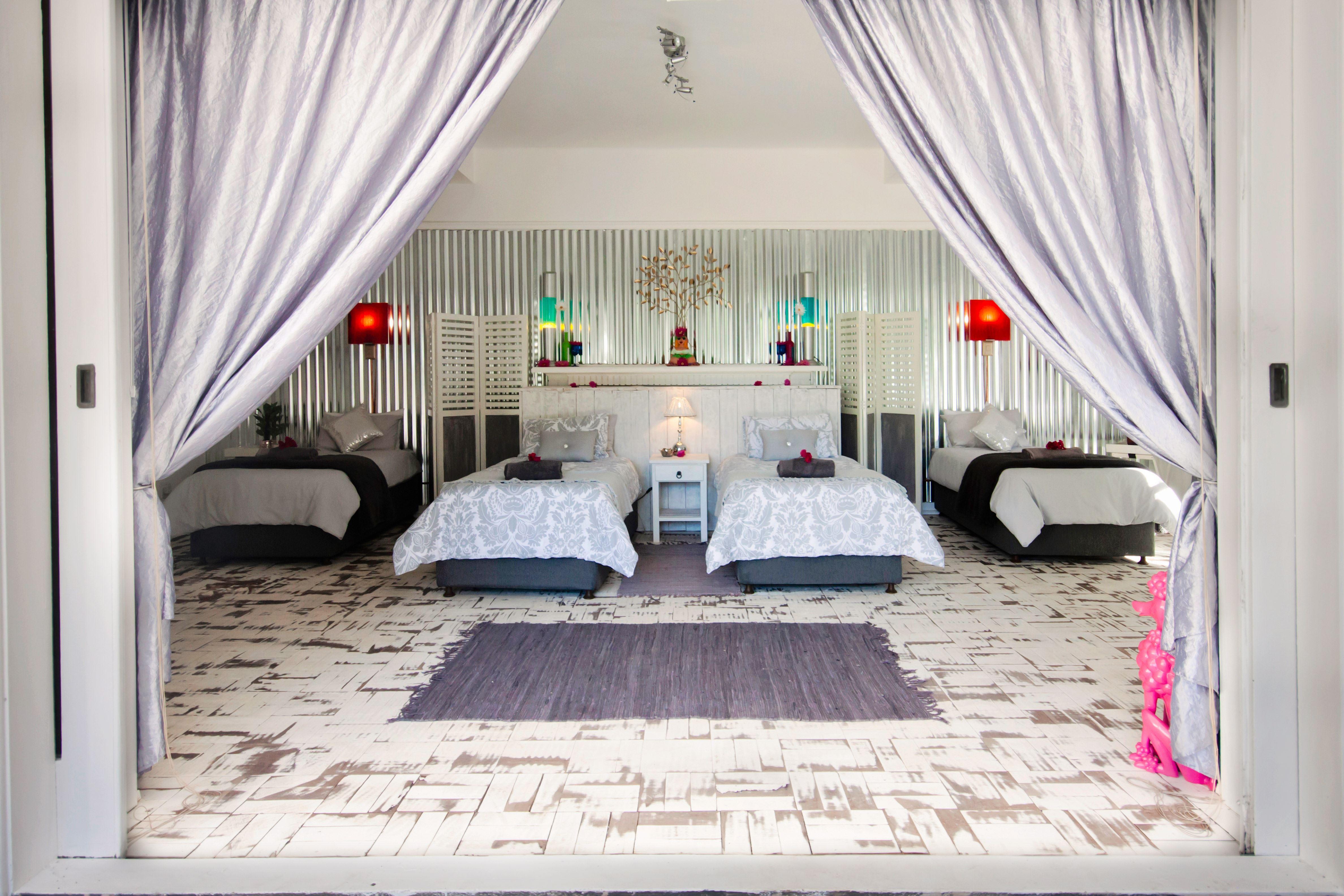 Retro Studio @ 302 On Old Sea-view Road Chelsea | Self-catering Chelsea Conservancy