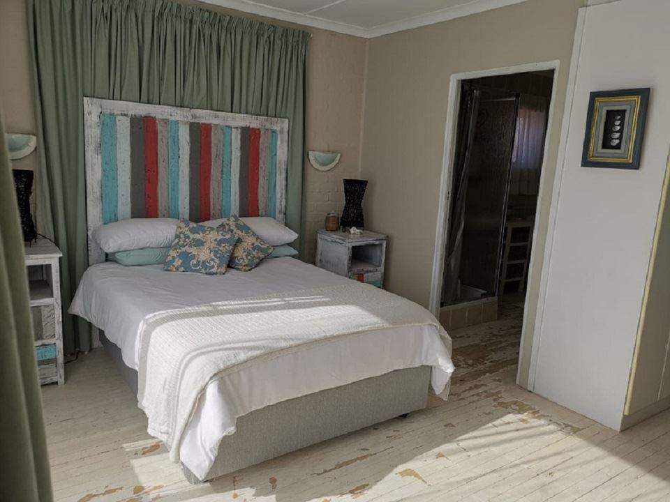 Dippies | Sandbaai Accommodation