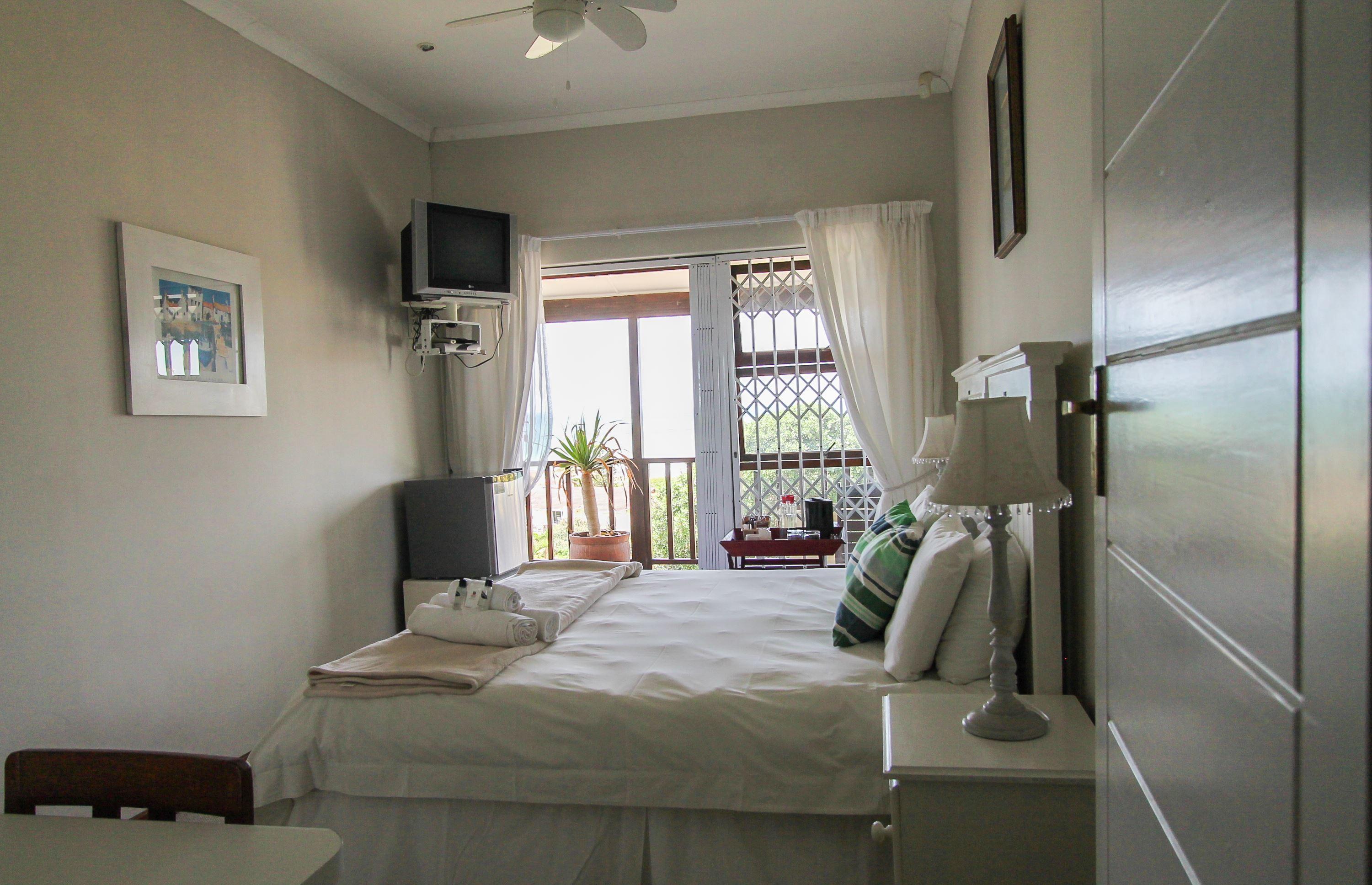 4 Carnoustie House, Port Alfred Secure Your Hotel, SelfCatering, or