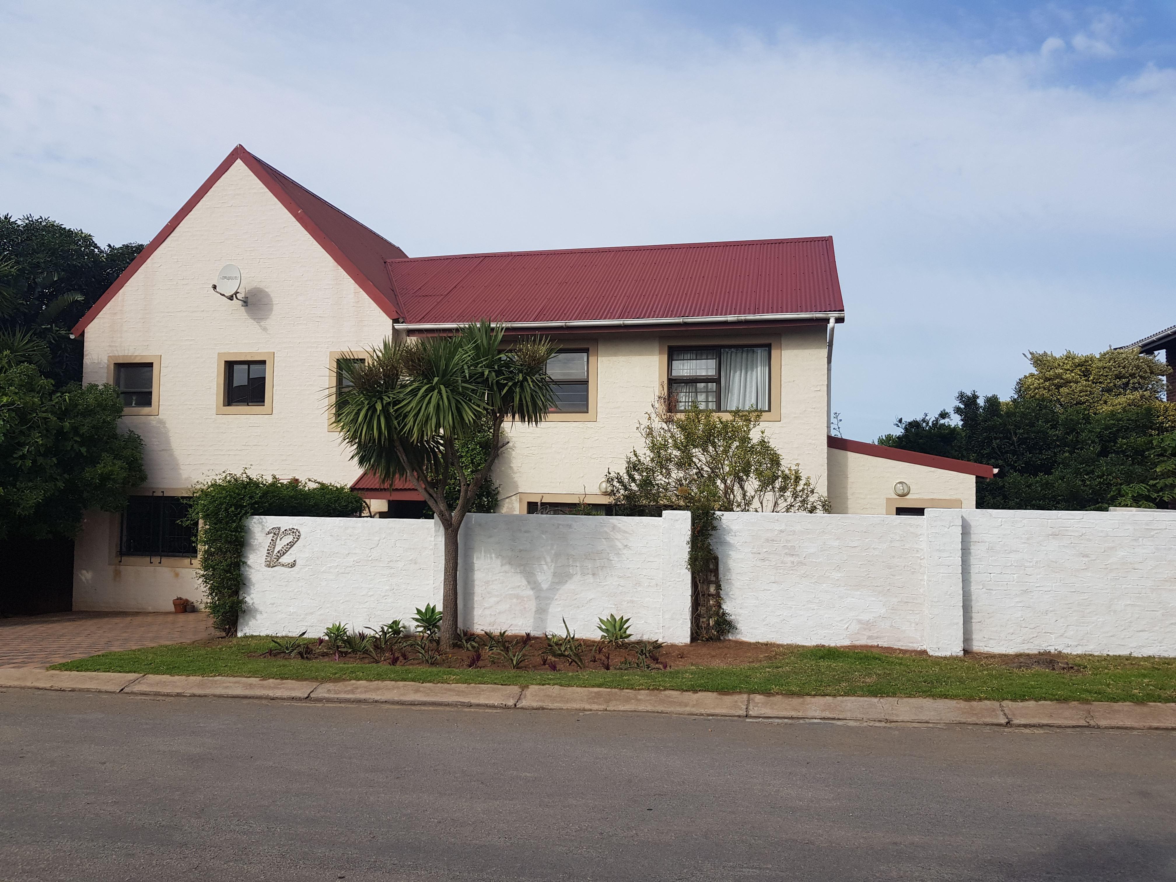 J-Bay Family Home | Accommodation Noorsekloof