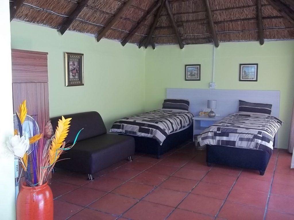 Xavier Guest House | Accommodation Robertsham