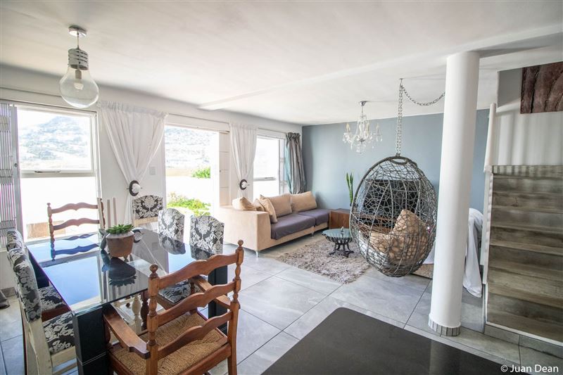 Lounge area