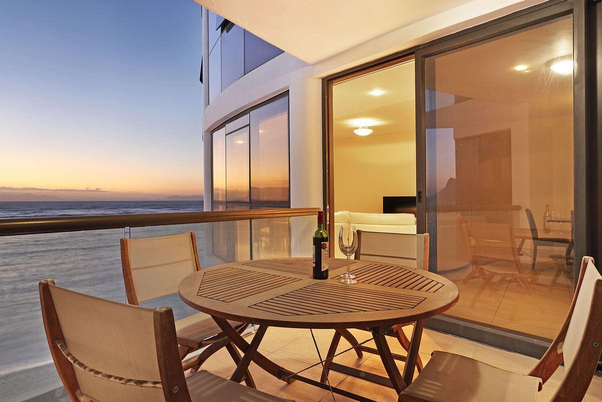 304 Ocean View by AirAgents | Accommodation Van Ryneveld (Strand)