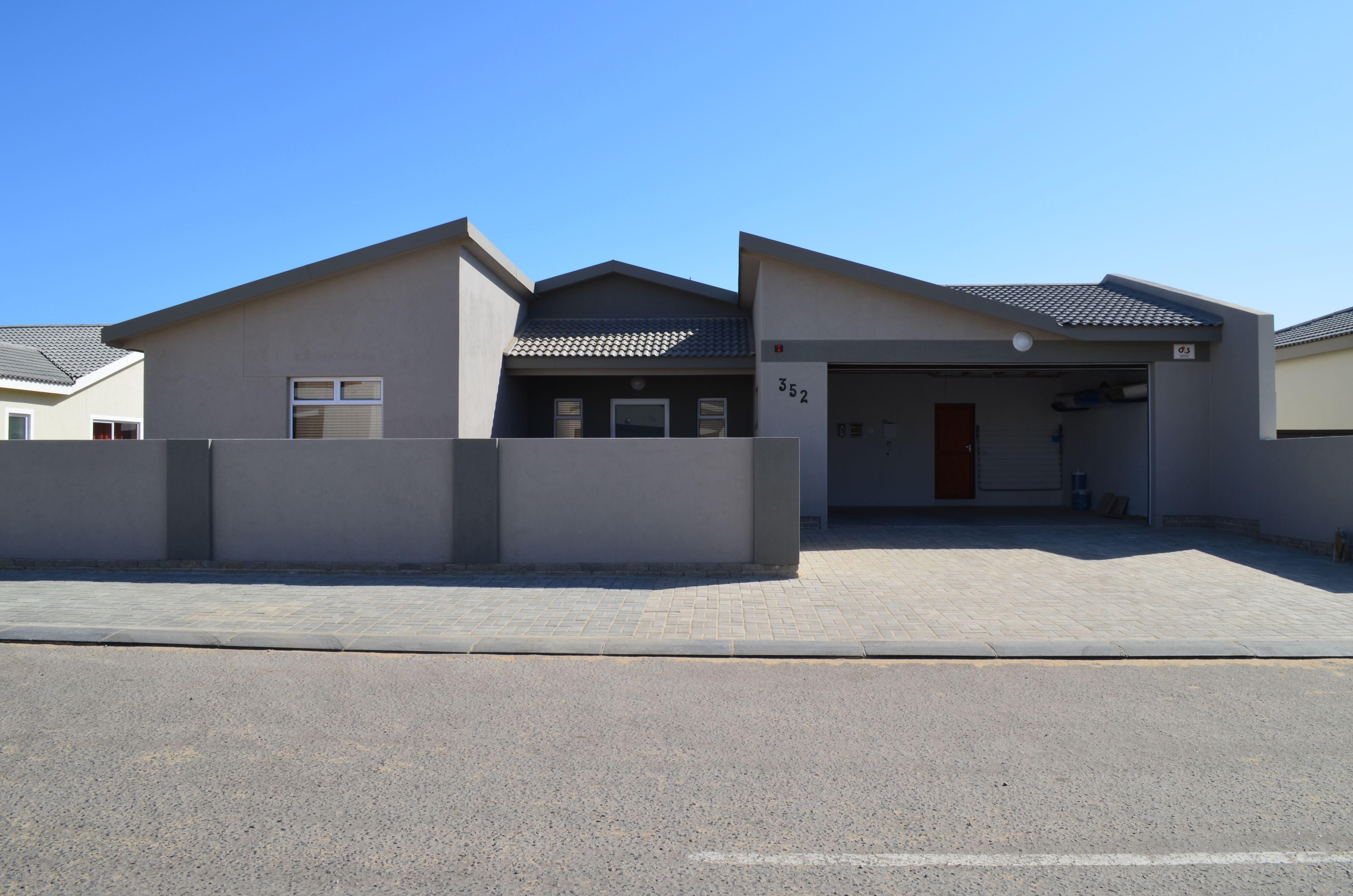 Lark Holiday Home | Accommodation Hage Heights