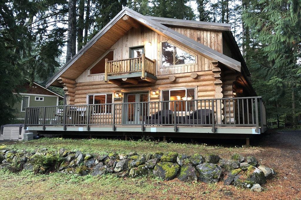 Snowline Cabin #33 | Glacier Accommodation