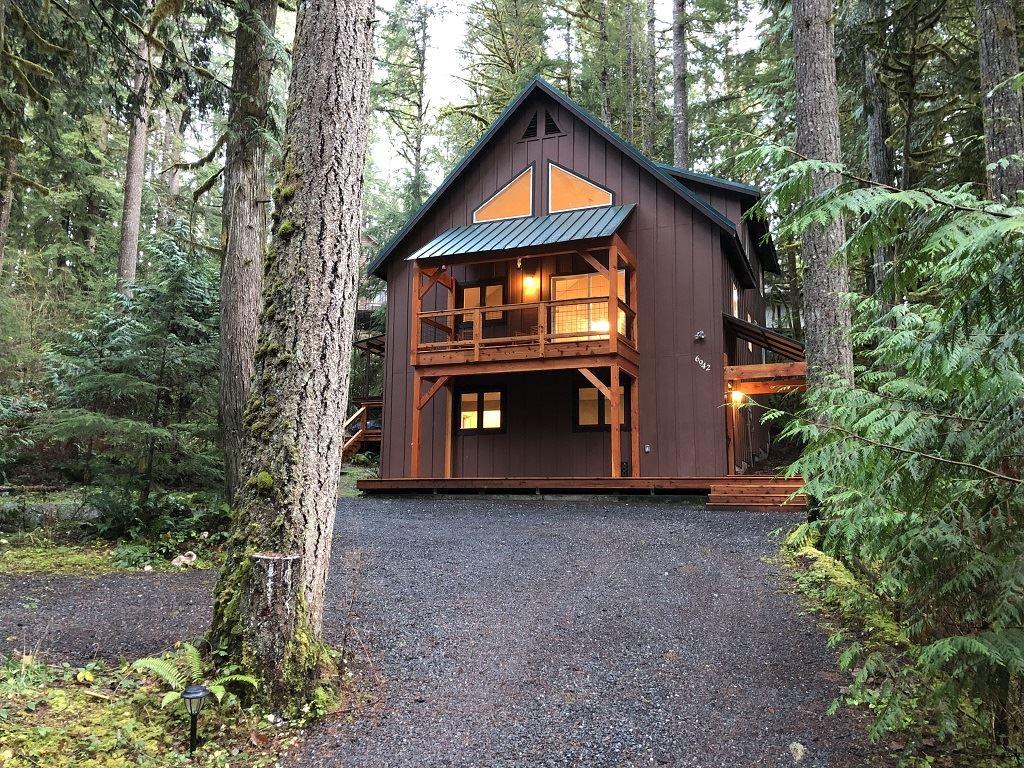 Snowline Cabin #69 | Glacier Self-catering