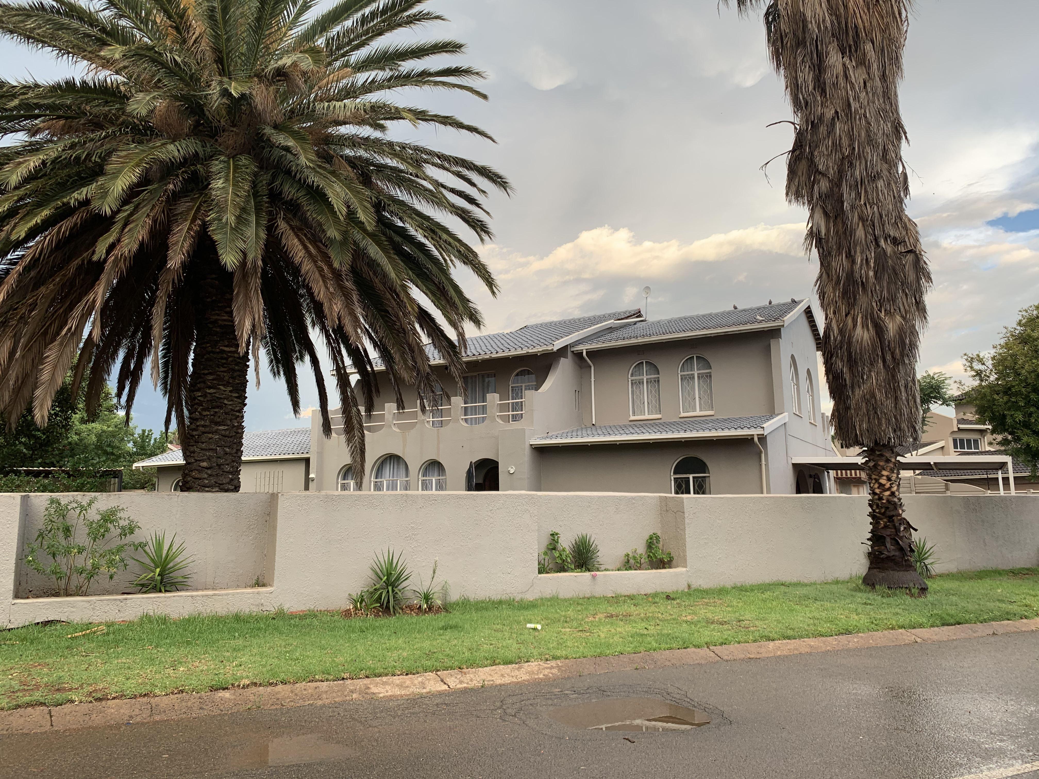 Brackendowns Guest Star | Alberton Specials
