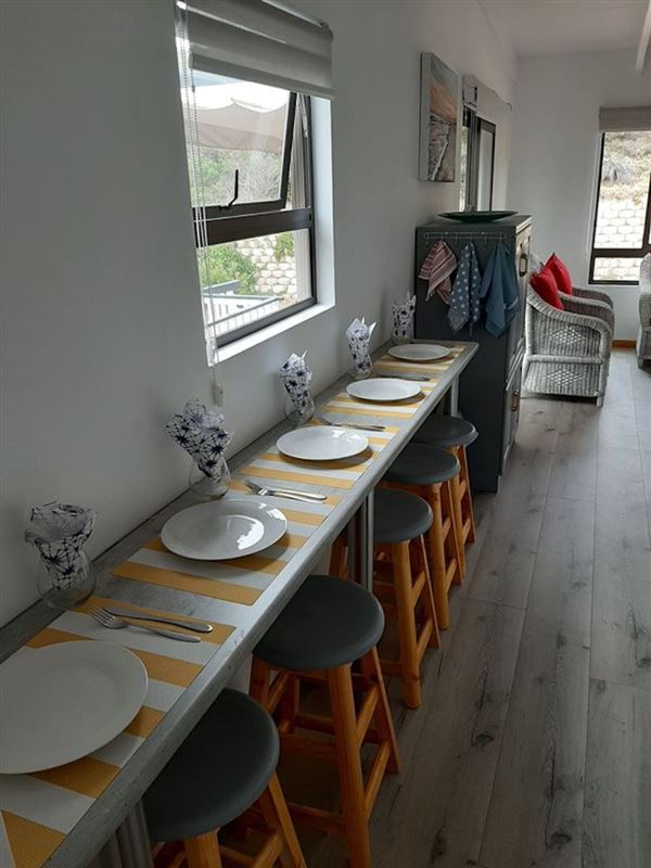 Road diner style dining area in the kitchen