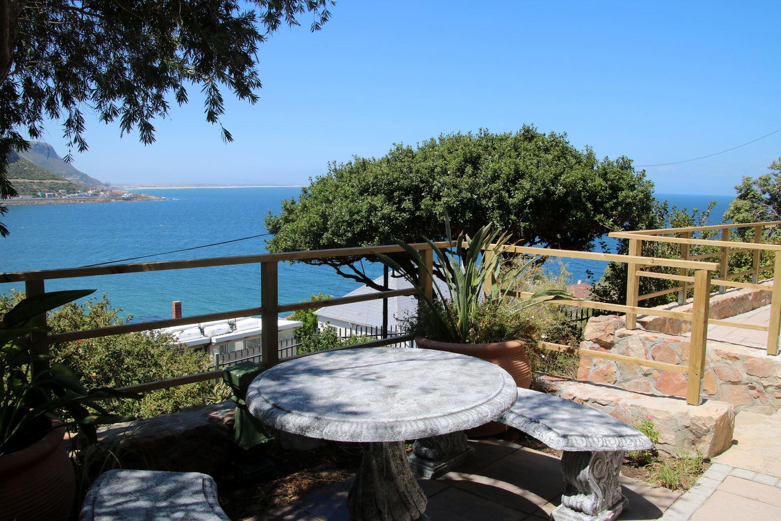 Fisherman's Watch Cottage | Fish Hoek Accommodation