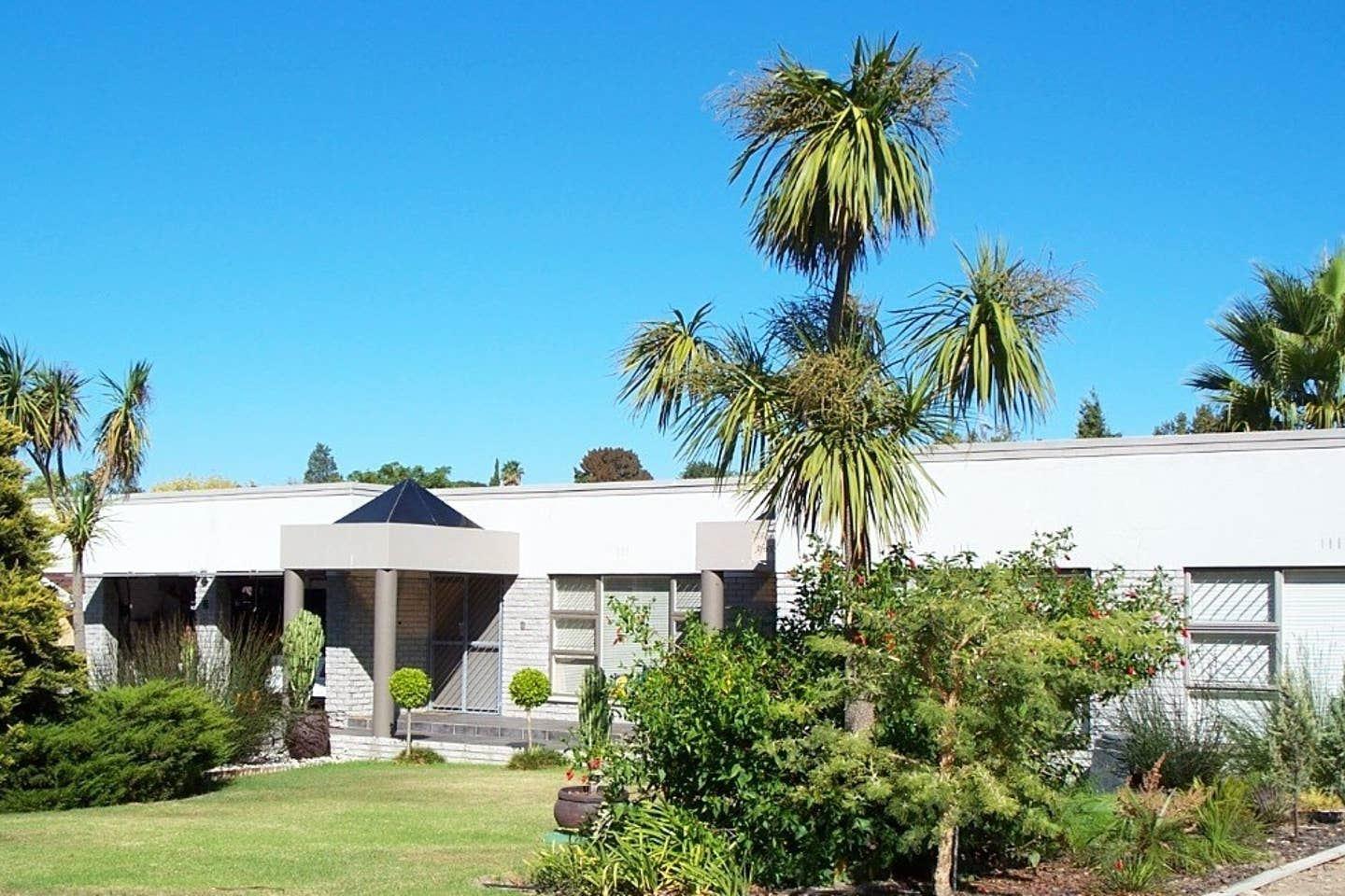 Khaya-Petit | Sonstraal Self-catering