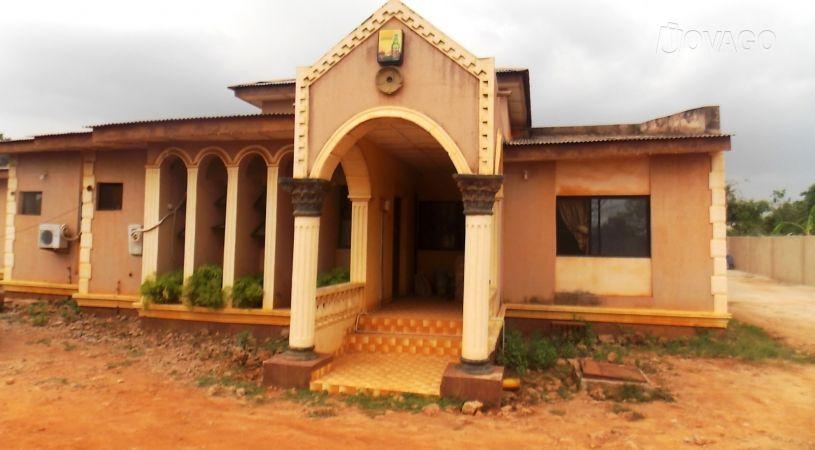 Gee Big Dee Hotel | Remo North Accommodation