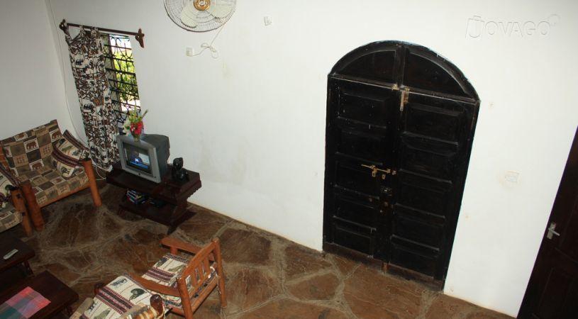 Sonnie Guest House | Diani Beach Accommodation
