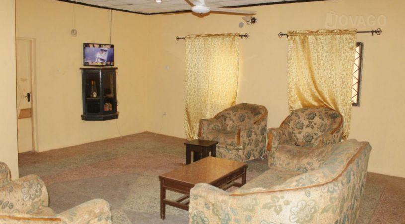 Parlyz Villa Guest House | Barnawa Accommodation