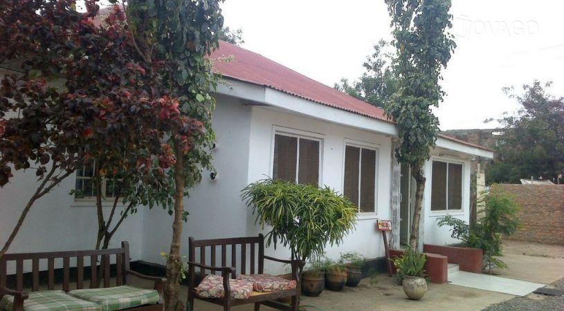 Canon Jacob Ombara Guest House