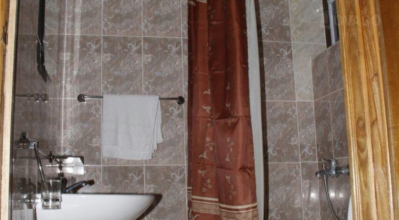 Crystal Crown Hotel | Accommodation Accra Metropolis