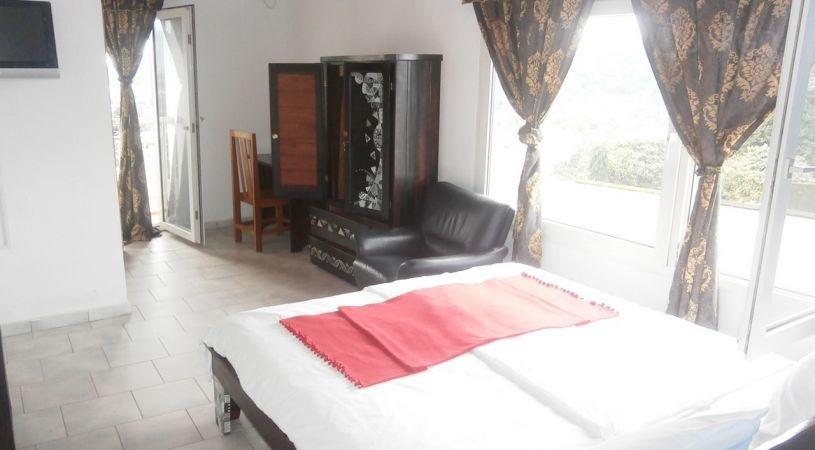 The LK Hotel Bonadikombo | Moliwe Accommodation