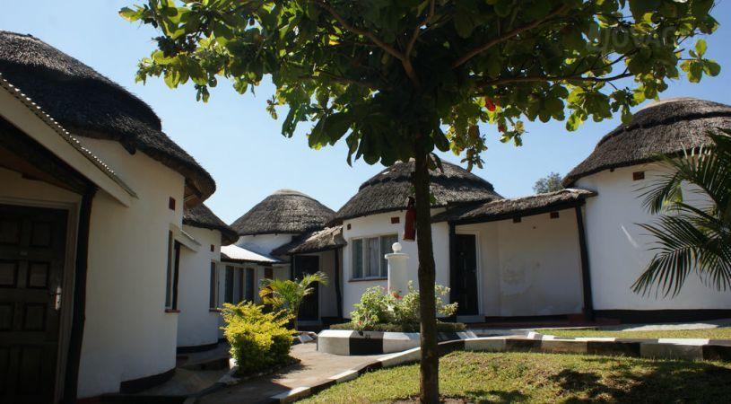 Neyac Classic Lodge and Car Hire