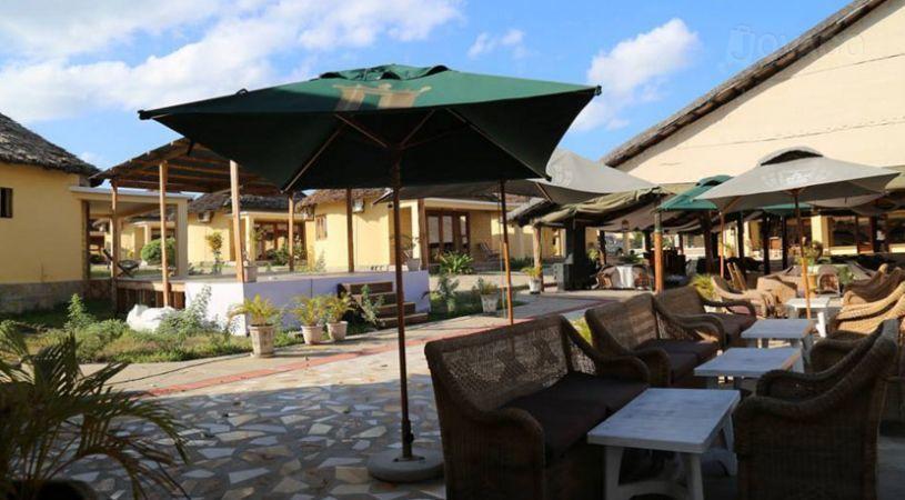 Thamole Lodge
