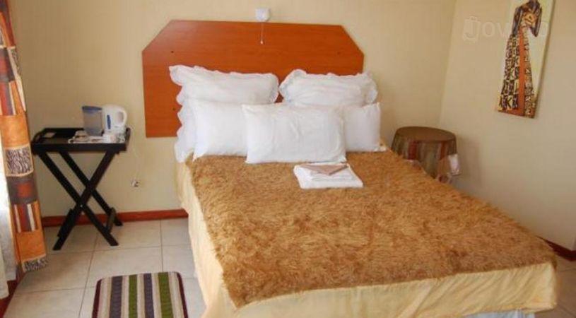 Sim's Bed & Breakfast | Accommodation Mosopa