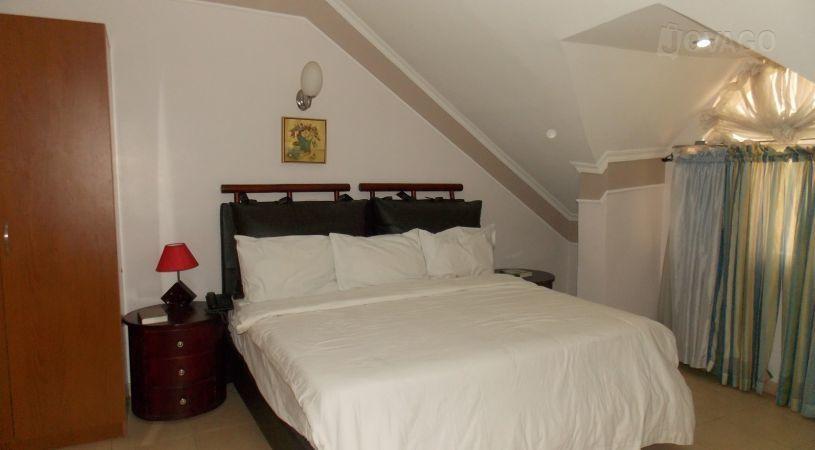 Royal Cedars Hotel and Apartment | Accommodation New GRA