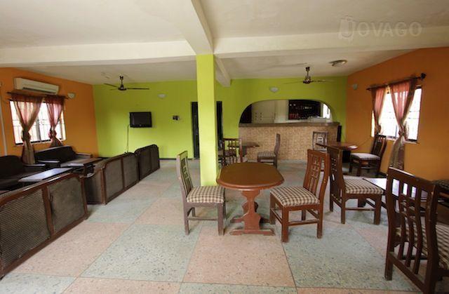 Leeds Hotel International | Ajah Accommodation