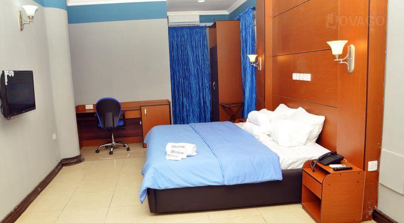 Martinos' Hotel and Suites | Alausa Accommodation